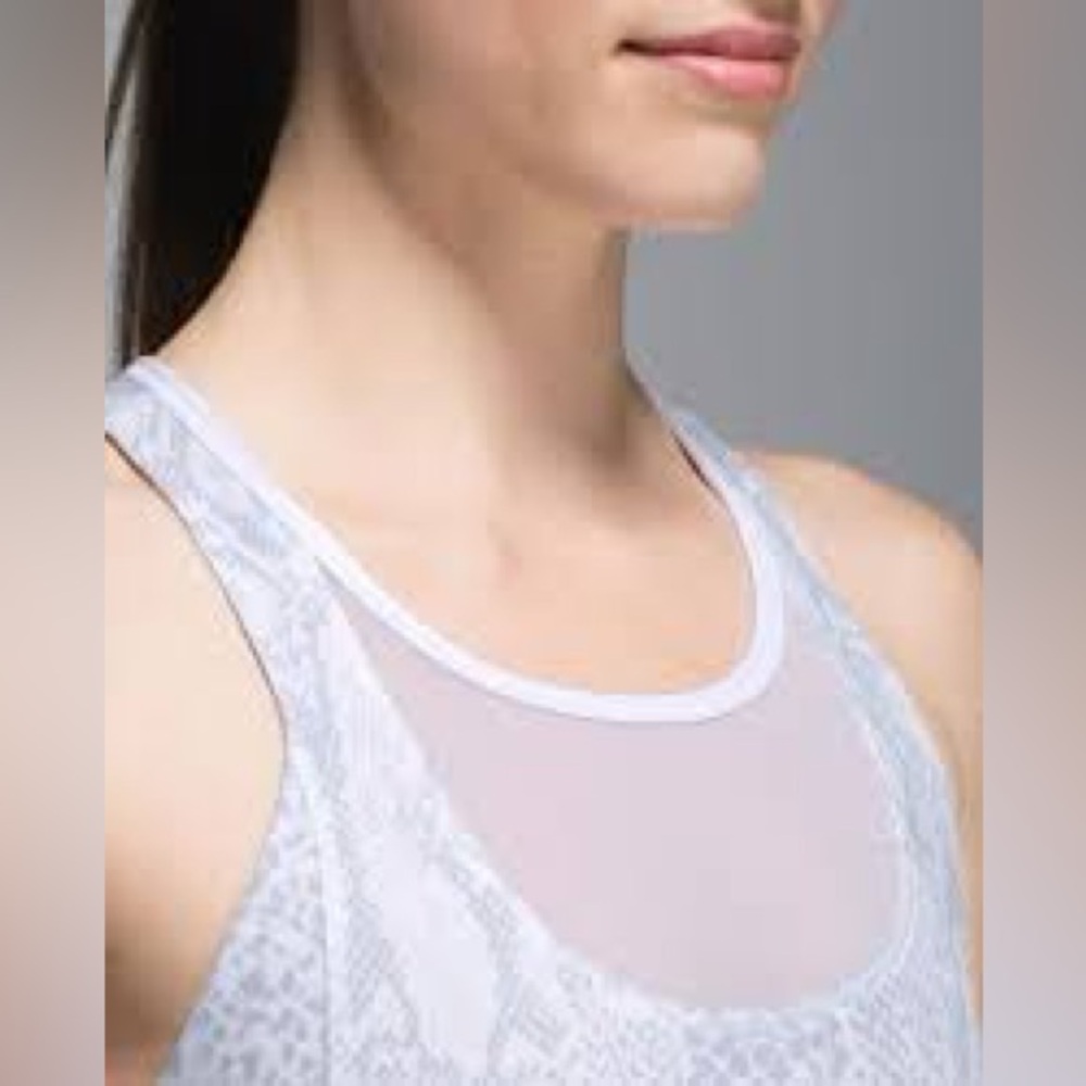 Lululemon athletica mesh with me tank top white grey gray snakeskin print size 4 - Picture 3 of 6
